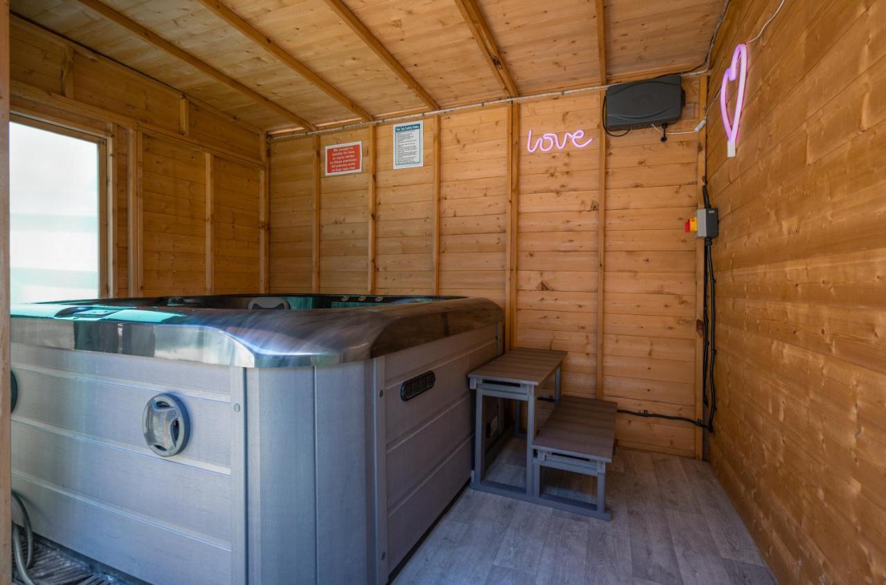 Perfect Couple Retreat To Unwind&Relax With Hottub Apartment Peacehaven Exterior photo